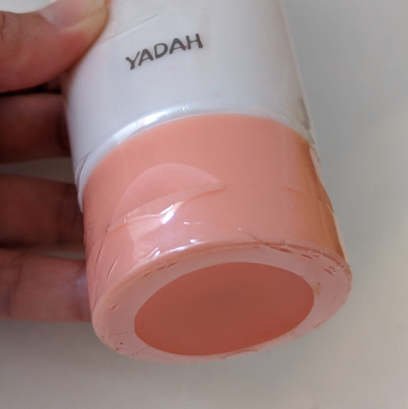 Yadah Foam cleanser (made in Korea) - Picture 4 of 4